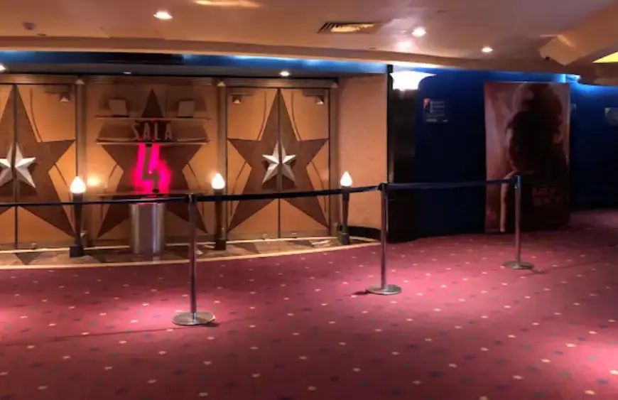 Cinépolis Recoleta Pasillo